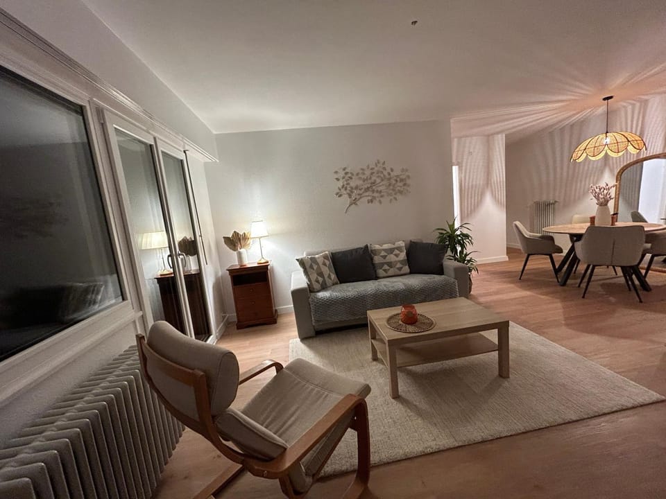 TV and multimedia, Living room, Seating area