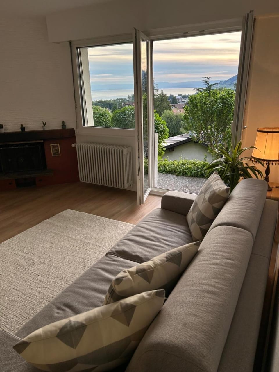 Natural landscape, View (from property/room), Living room, Lake view, Mountain view, internet