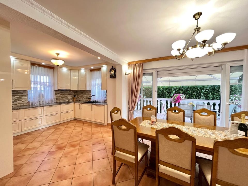 Grande Maison Contemporaine Villa in City of Zagreb