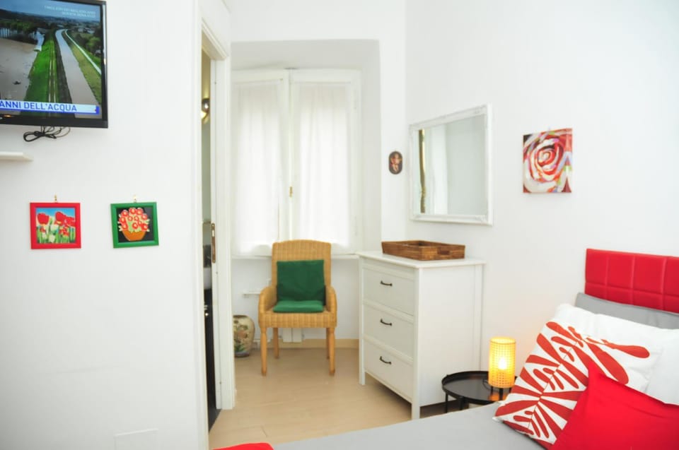 Bed, TV and multimedia