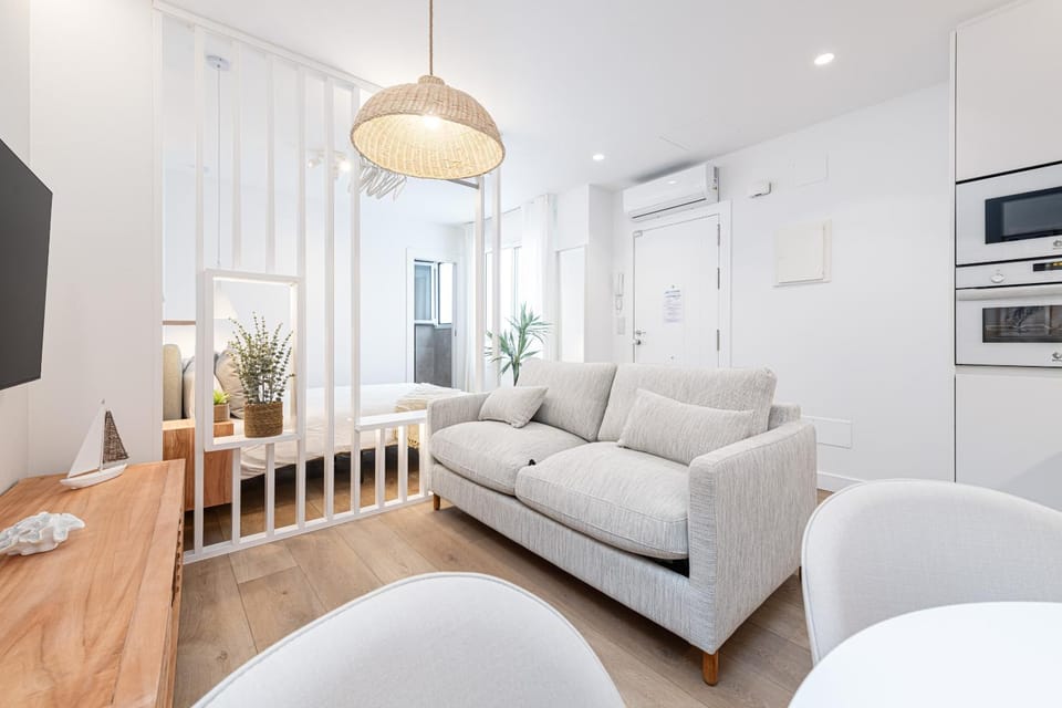 Bed, Living room, Bedroom, air conditioner