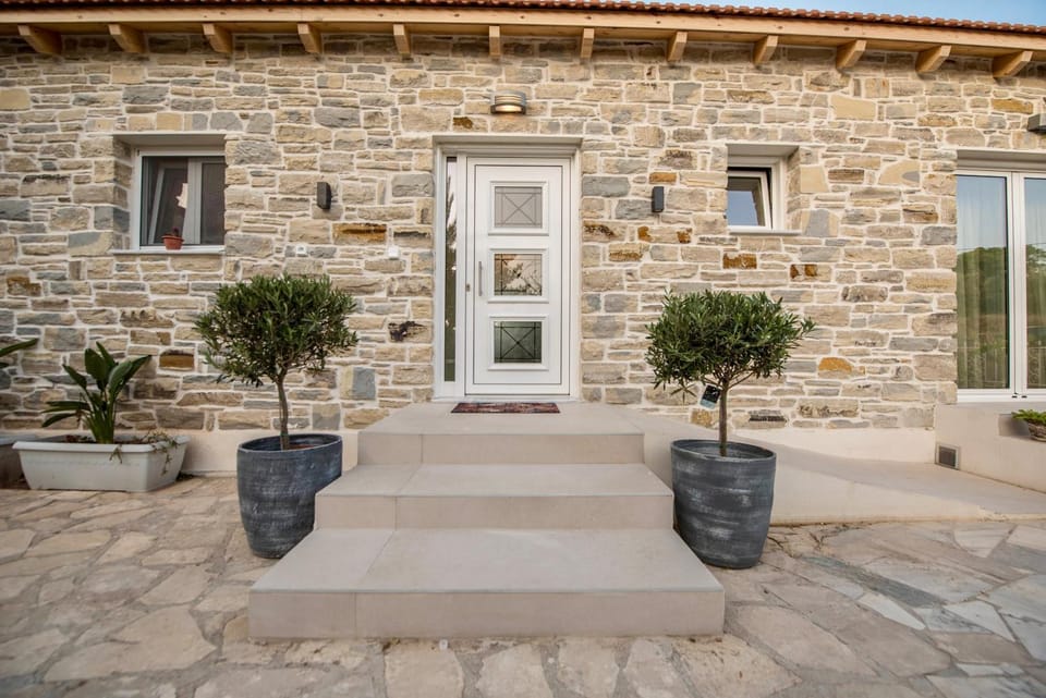 Irenekomos Brand new House AMIGDALIA Villa in Crete
