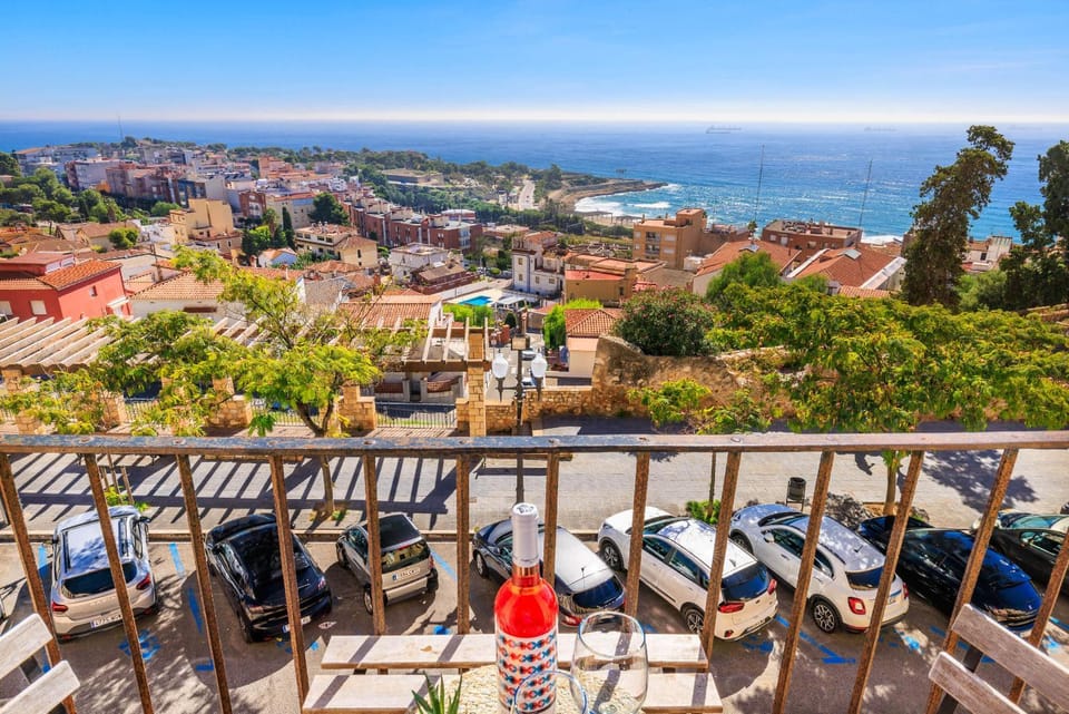 Rovellat by Unik Vacation Apartment in Tarragona