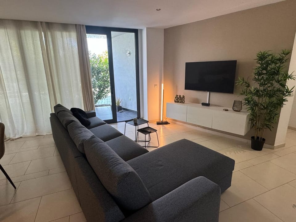 Communal lounge/ TV room, Living room
