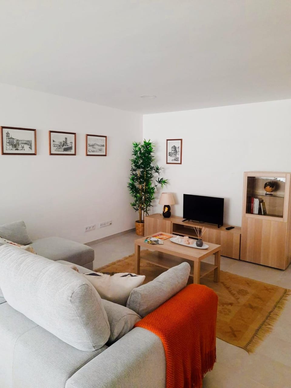 Communal lounge/ TV room, TV and multimedia, Living room