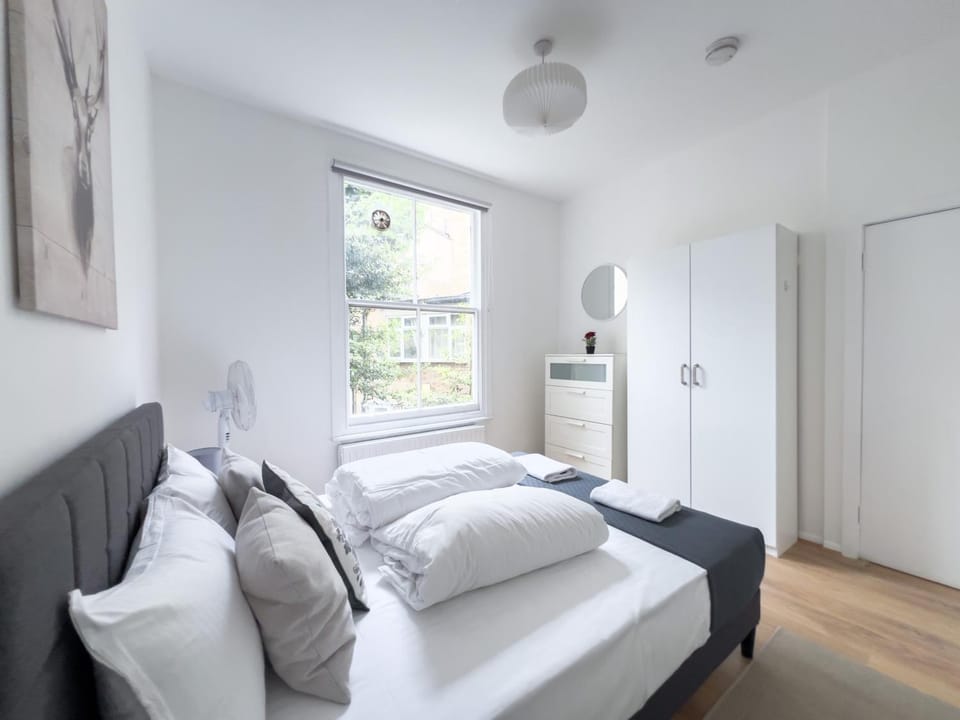 Pleasant 1 Bedroom Camden Apartment -on 1st Floor Apartment in London Borough of Islington