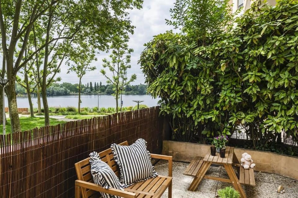Patio, Garden, Garden view, Lake view