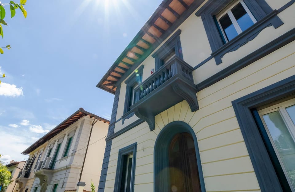 Property building, Facade/entrance