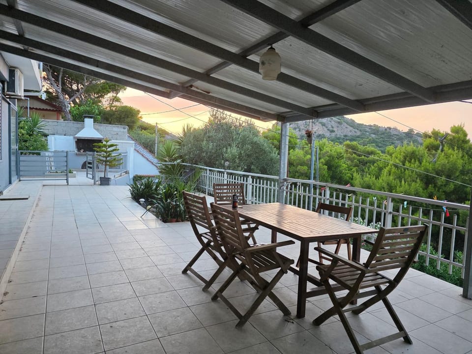 Villa tusia House in Decentralized Administration of Attica
