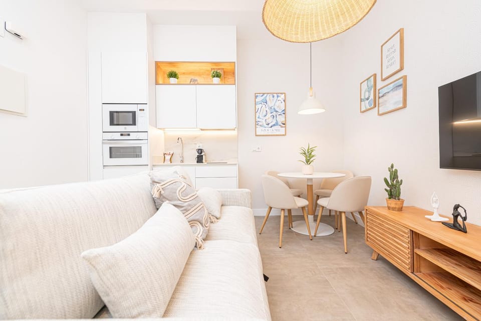 TV and multimedia, Kitchen or kitchenette, Living room, Dining area, kitchen