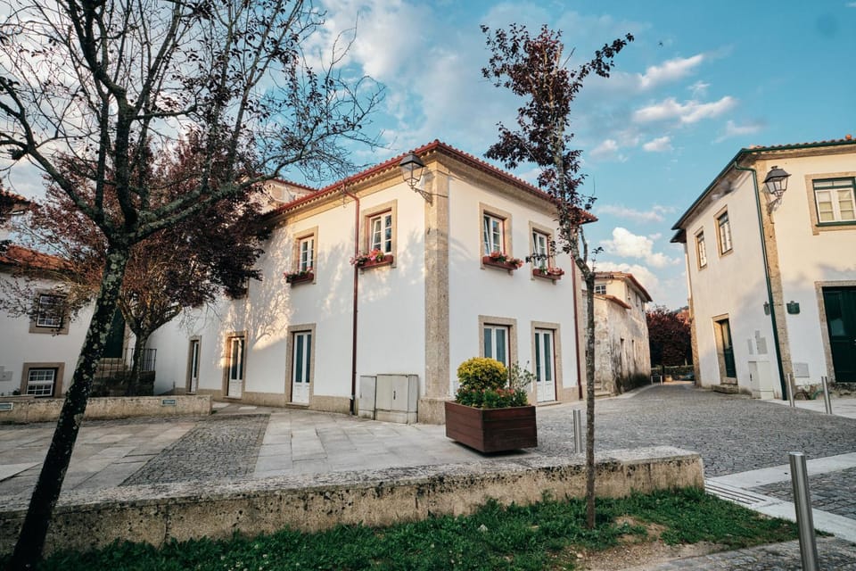 Property building, Day, Street view