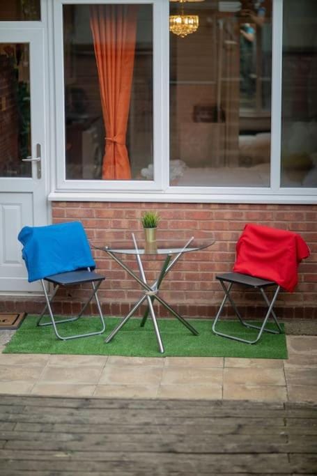 Patio, Seating area