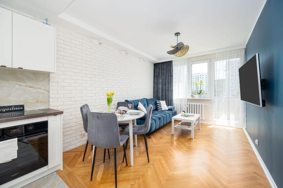 Communal lounge/ TV room, TV and multimedia, Kitchen or kitchenette, Living room, Dining area, Evening entertainment, stove