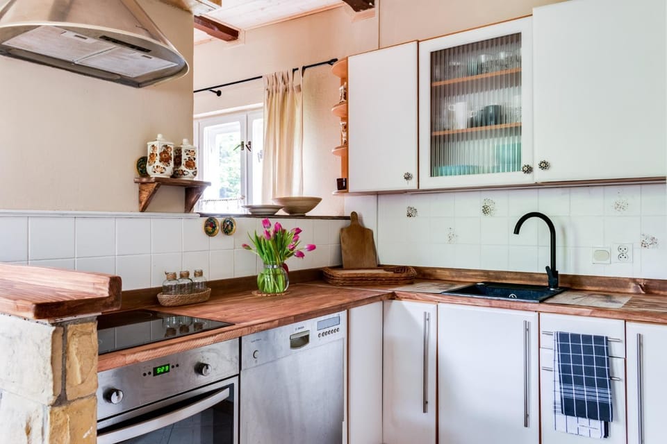 Kitchen or kitchenette, kitchen