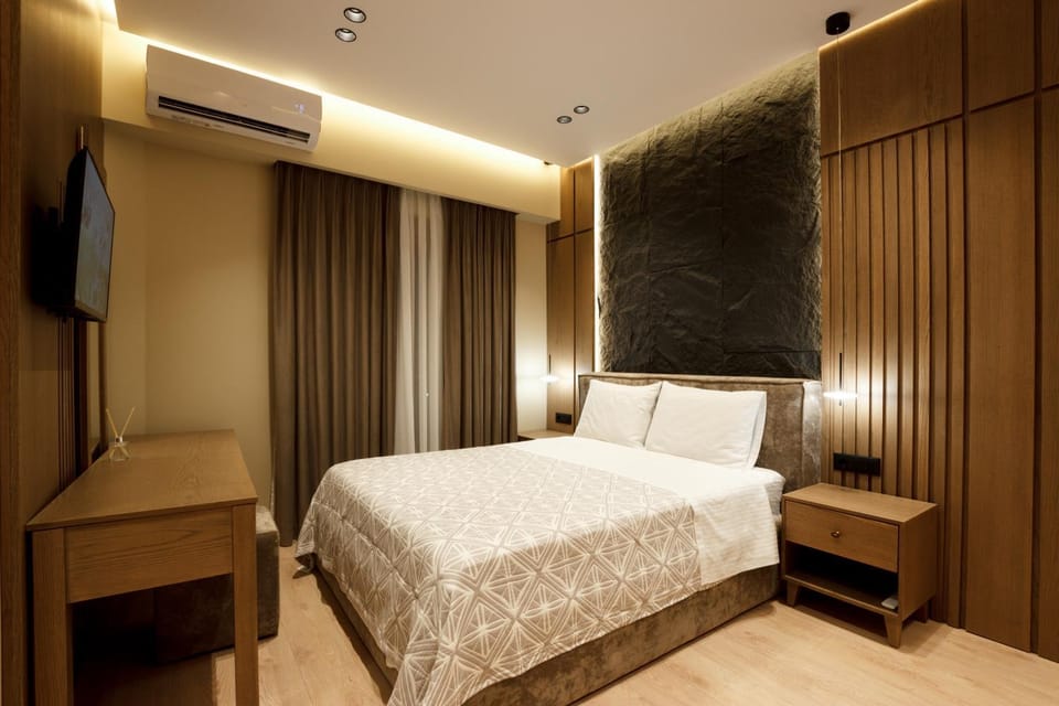 Bed, TV and multimedia, Photo of the whole room, air conditioner