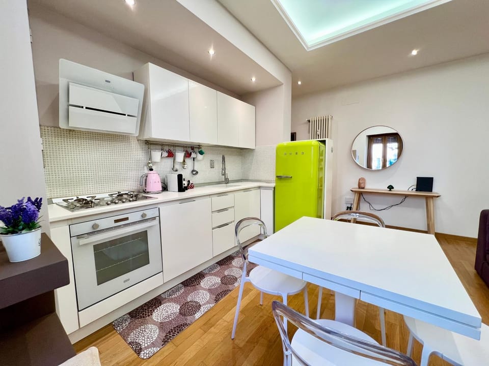 Kitchen or kitchenette, Dining area, dishwasher, oven, stove