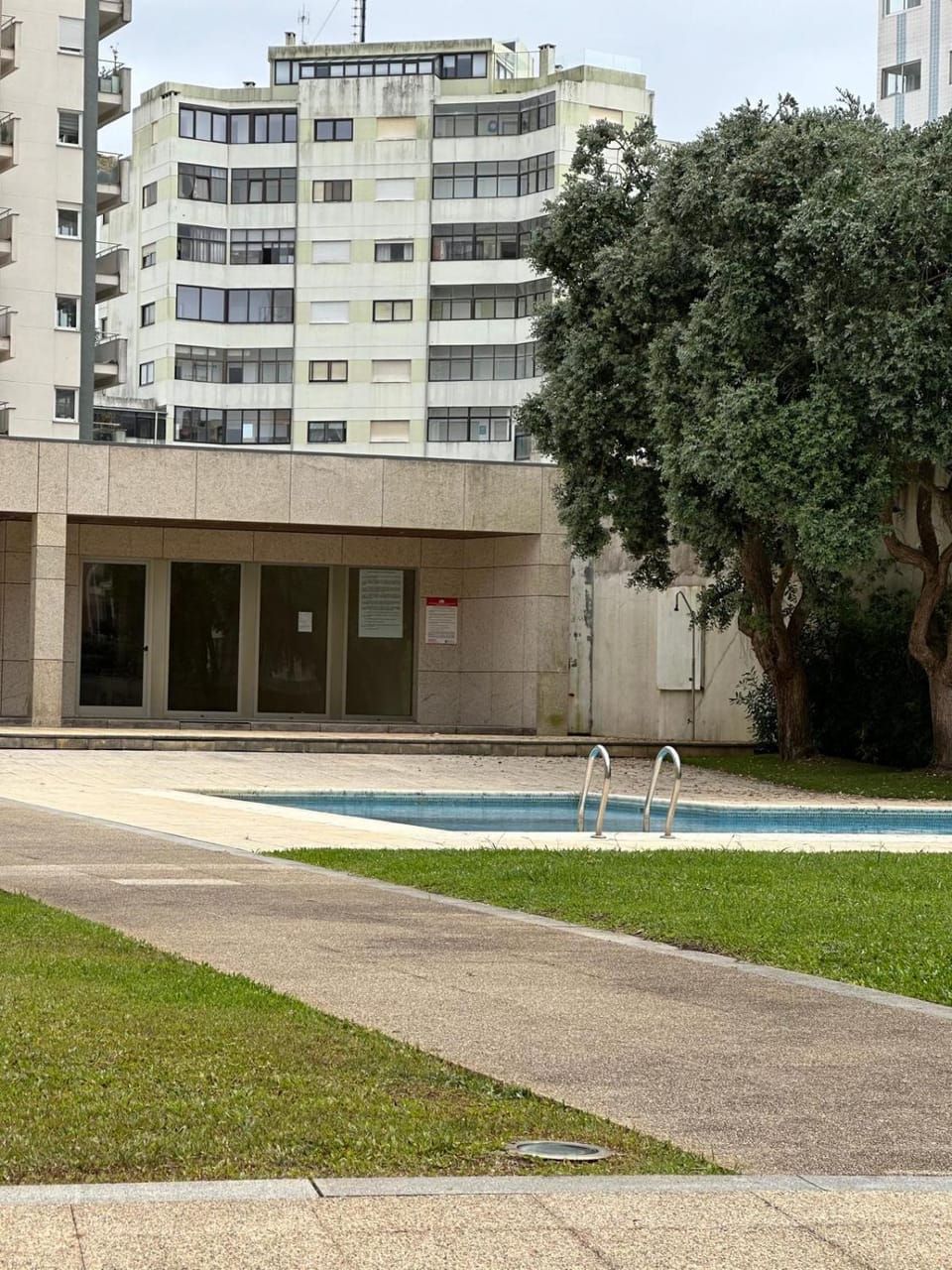 Property building, Balcony/Terrace, Swimming pool