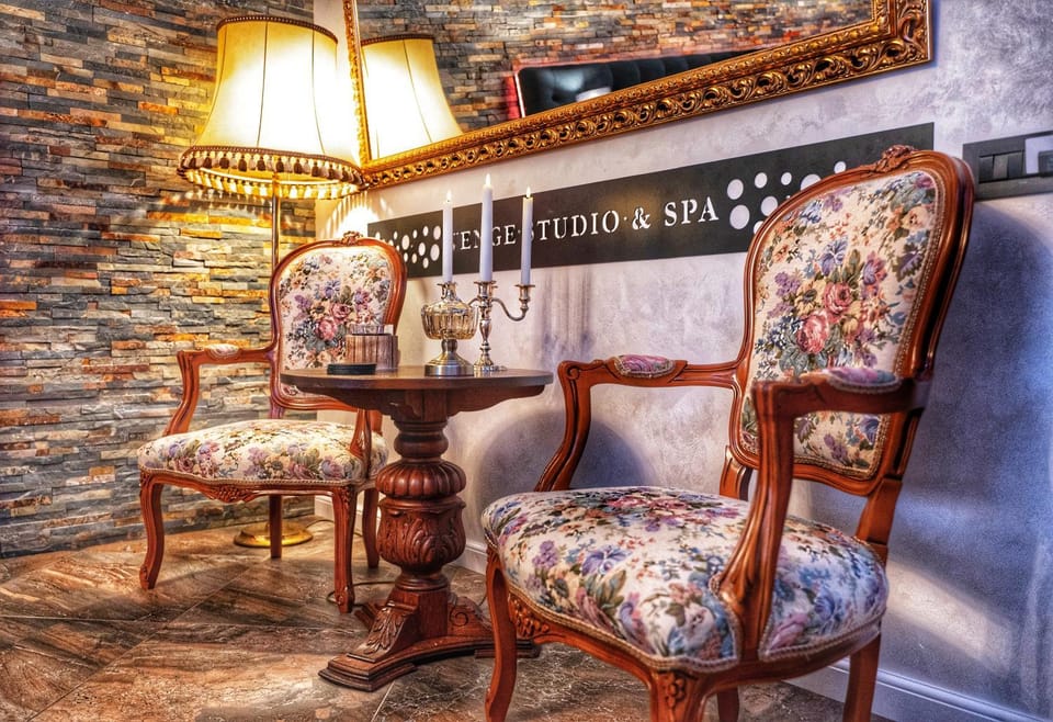 Seating area, Drinks