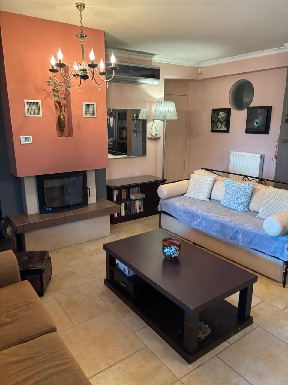 TV and multimedia, Living room, Seating area, fireplace