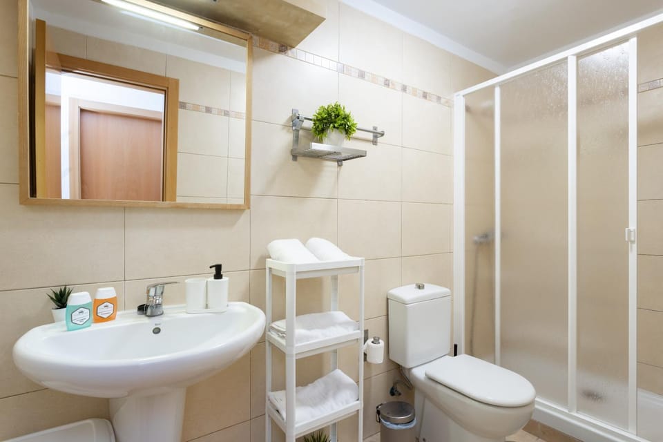 Shower, Bathroom