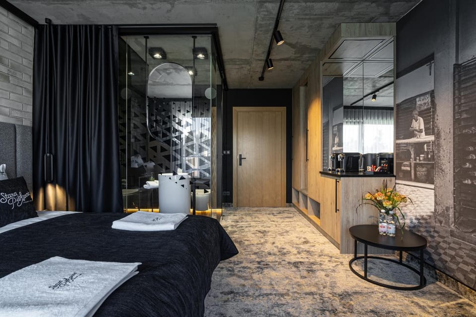 Bed, Bathroom, Bedroom, wardrobe