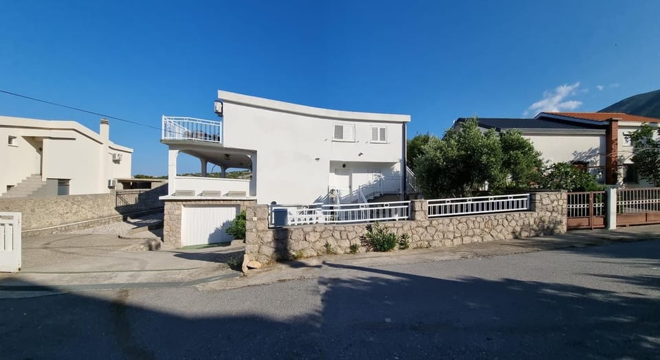 RoseMary Resort Cesarica Apartment in Lika-Senj County