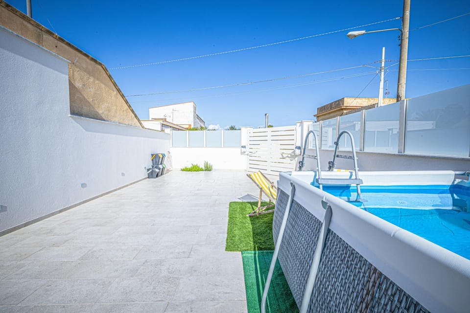 Day, Floor plan, Pool view, Swimming pool, Swimming pool, Parking