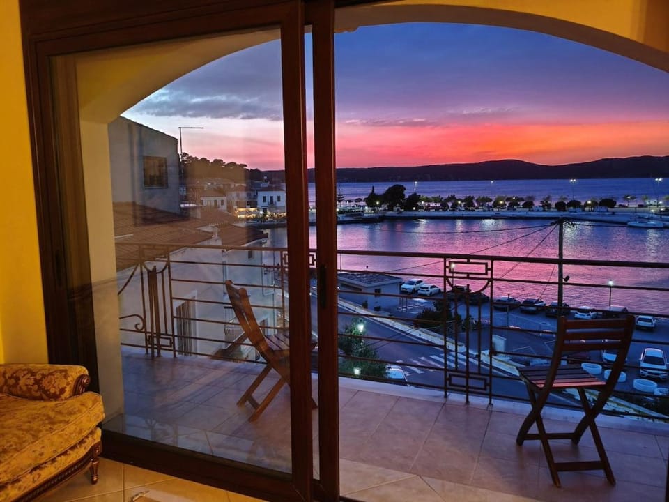 Pylos before midnight Apartment in Messenia