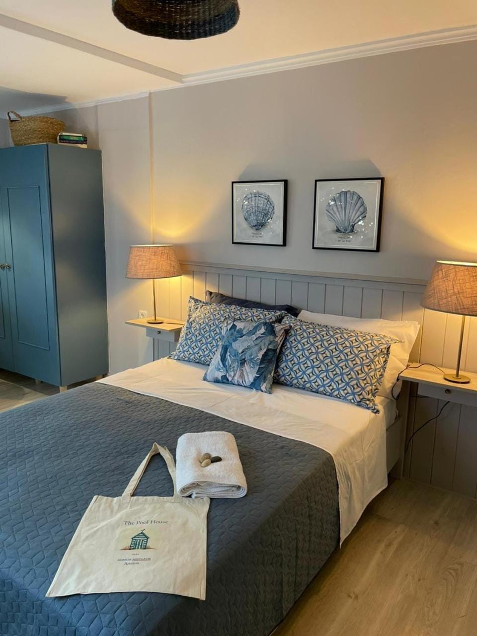 Summer, Bedroom, towels, wardrobe