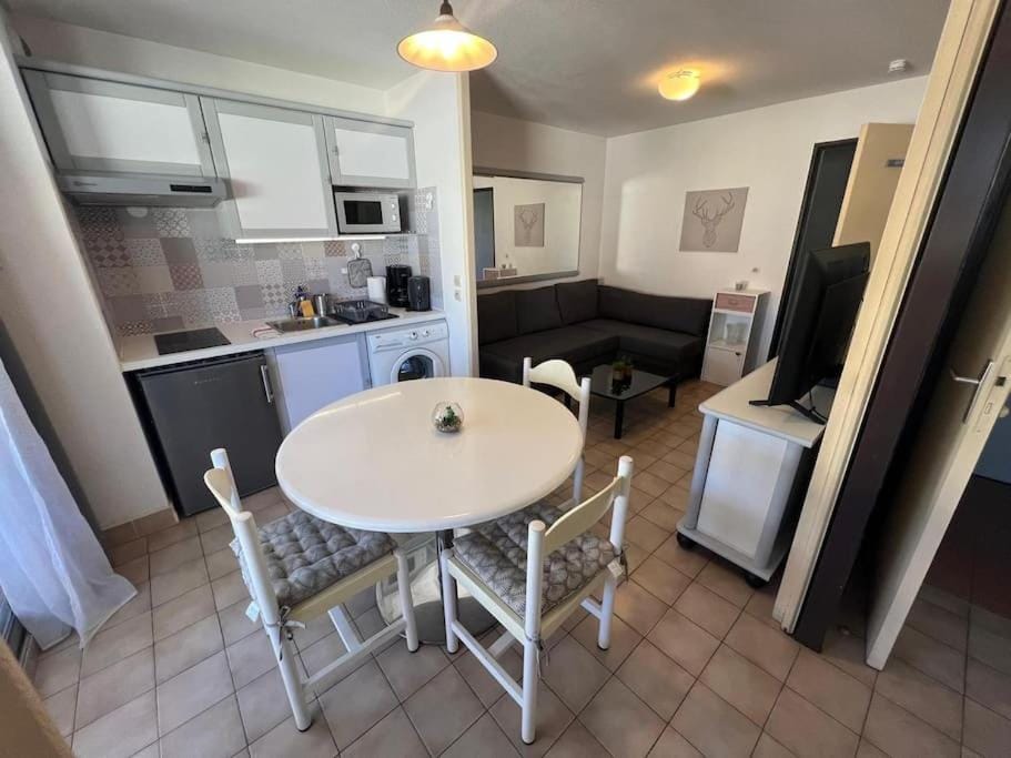 1 Bed Antibes les pins with Pool Apartment in Antibes
