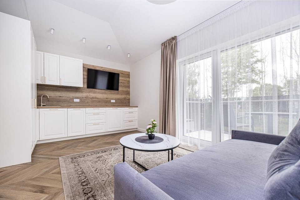 TV and multimedia, Kitchen or kitchenette, Photo of the whole room, Seating area
