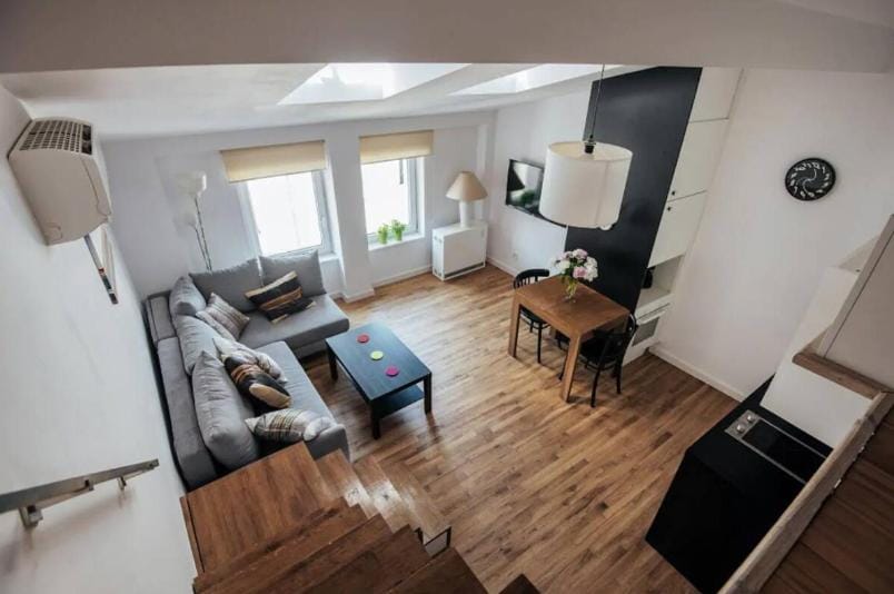 Communal lounge/ TV room, TV and multimedia, Kitchen or kitchenette, Living room, Seating area, Dining area