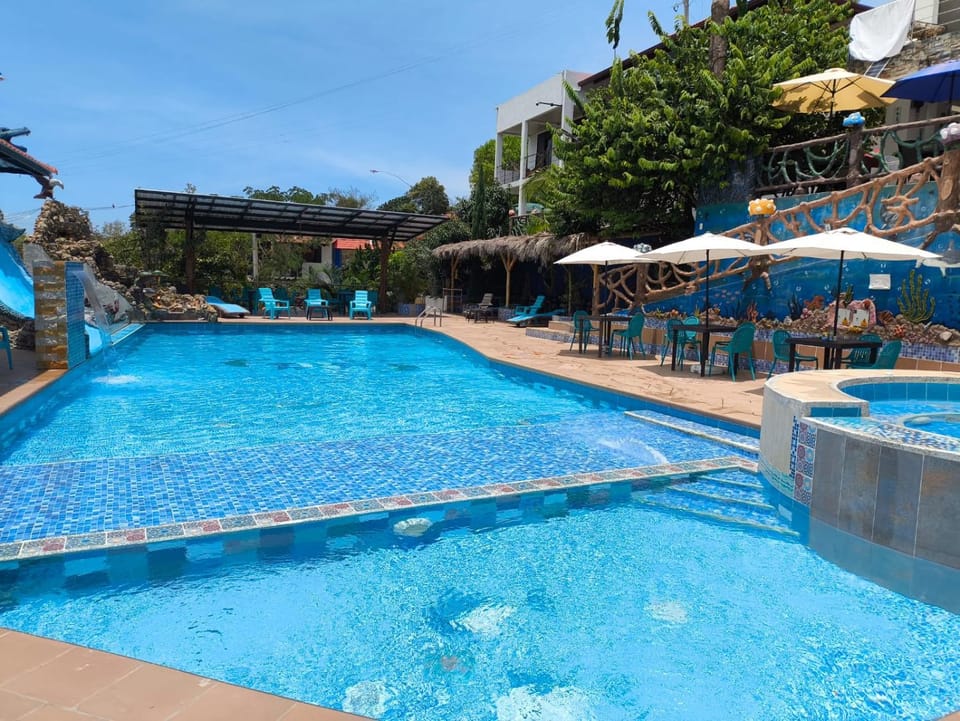 Swimming pool