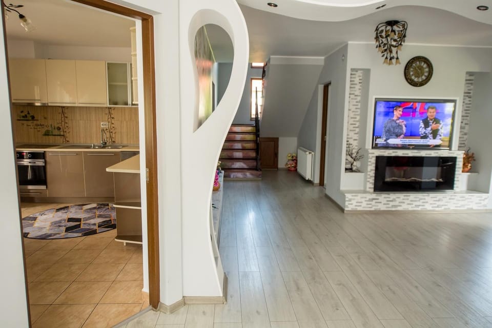 TV and multimedia, Kitchen or kitchenette