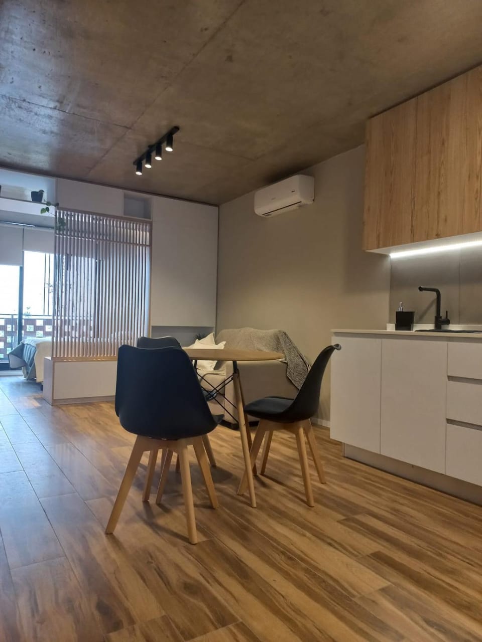 Kitchen or kitchenette, Seating area, Dining area