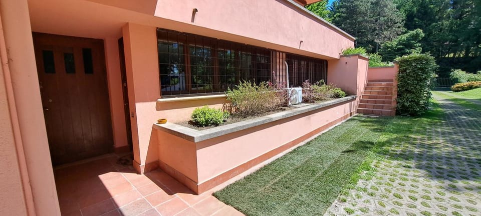 Alta Brianza in Famiglia Villa in Province of Lecco