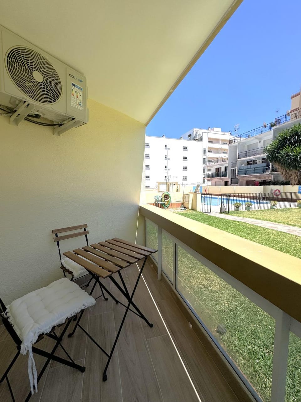 Day, View (from property/room), Balcony/Terrace, Pool view, Swimming pool, air conditioner