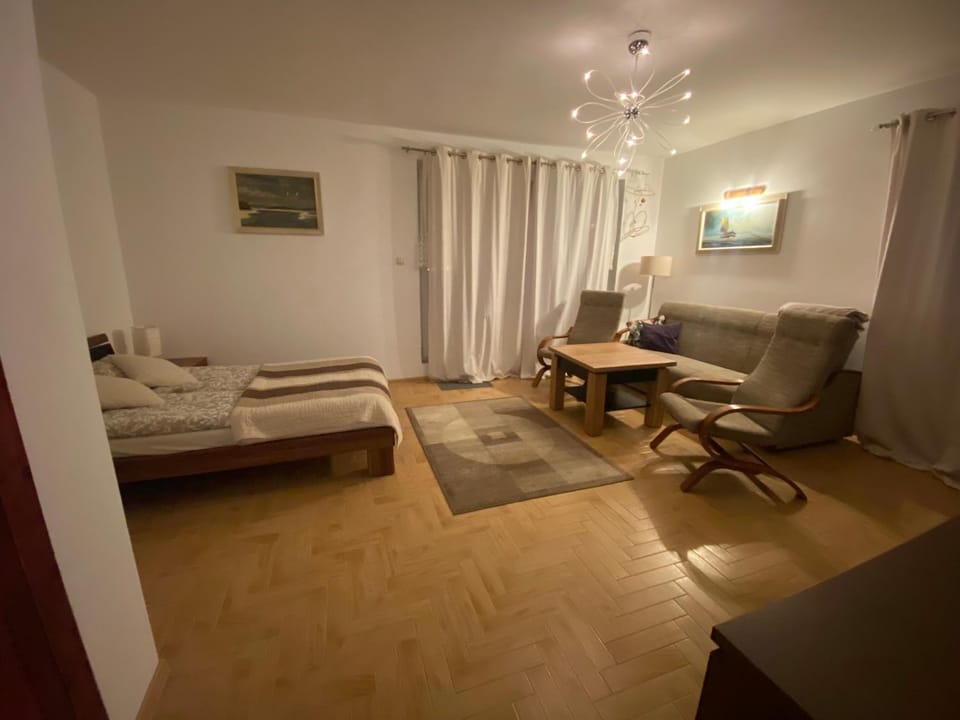 Bed, Living room, Photo of the whole room