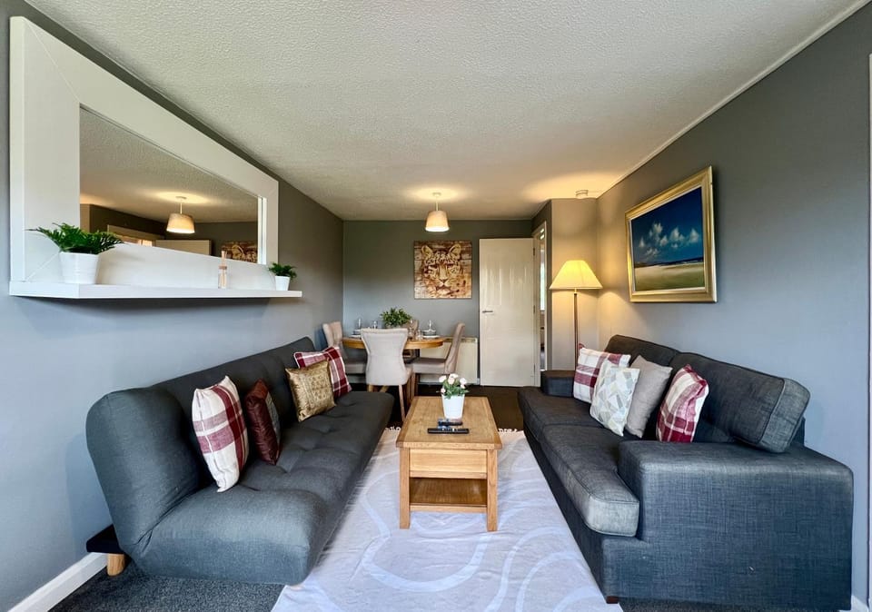 TV and multimedia, Living room, Seating area