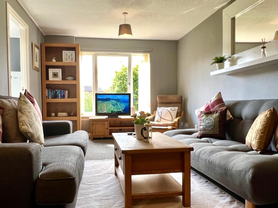 TV and multimedia, Living room, Seating area