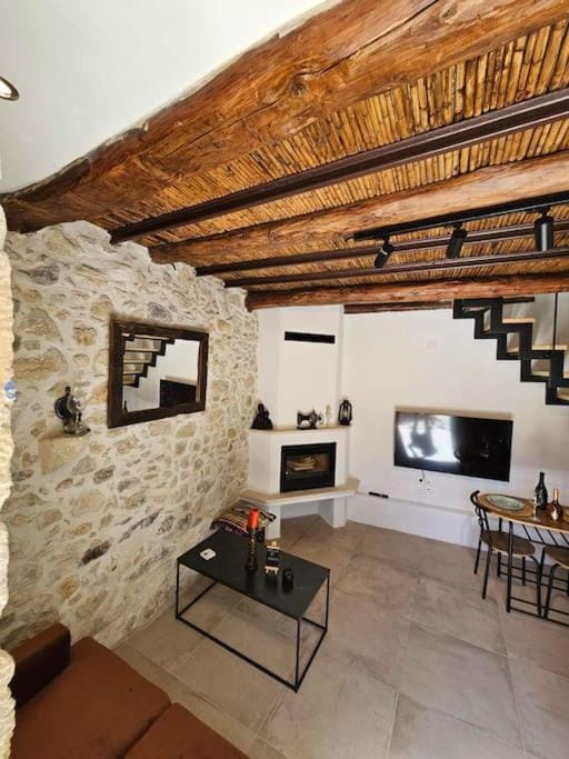 Rafeio Roustic Maisonette House in Crete