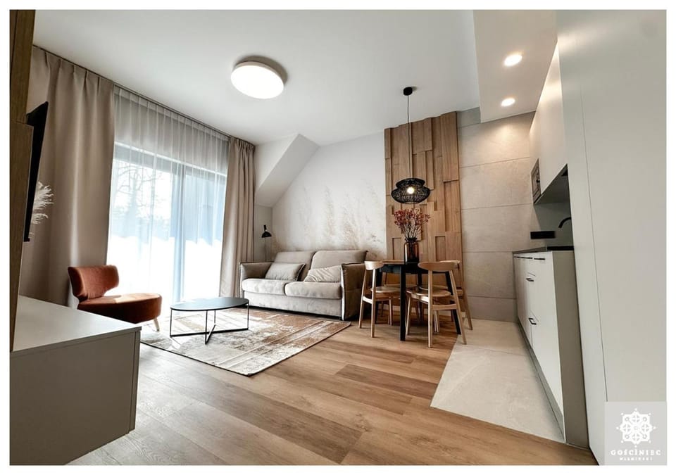 Balcony/Terrace, Kitchen or kitchenette, Living room, Lake view