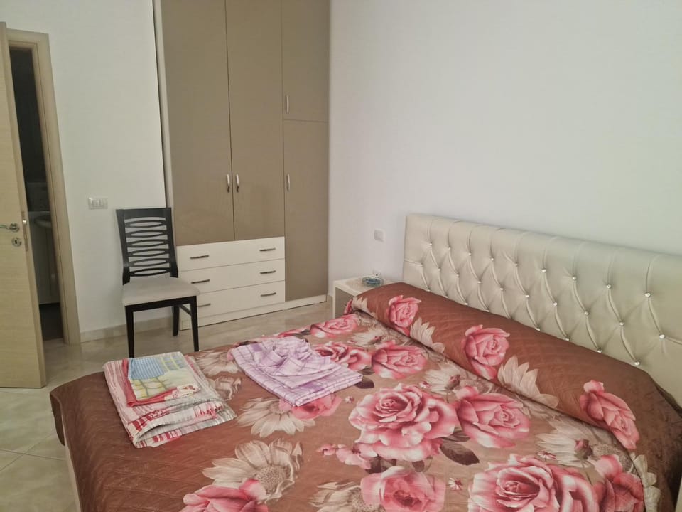 Bed, Photo of the whole room, Bedroom, towels, wardrobe