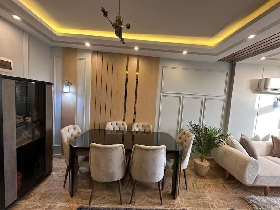 Elegant 3BR Seaview Apartment Apartment in Alexandria
