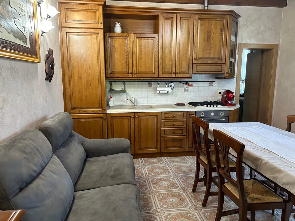 Kitchen or kitchenette, Living room, Dining area