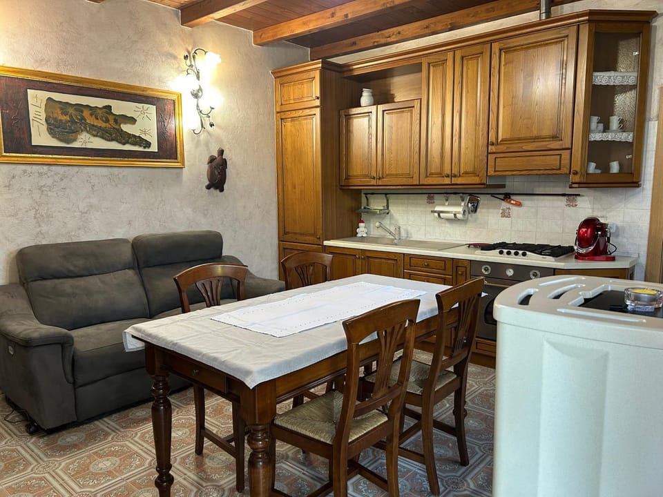 Kitchen or kitchenette, Living room, Dining area