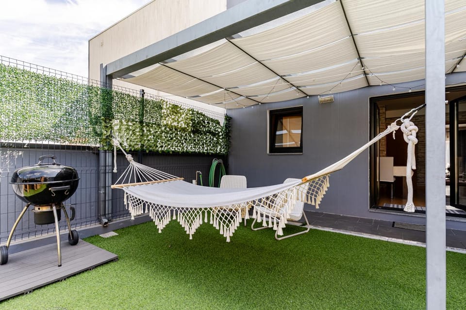 Patio, BBQ facilities, Balcony/Terrace, Seating area