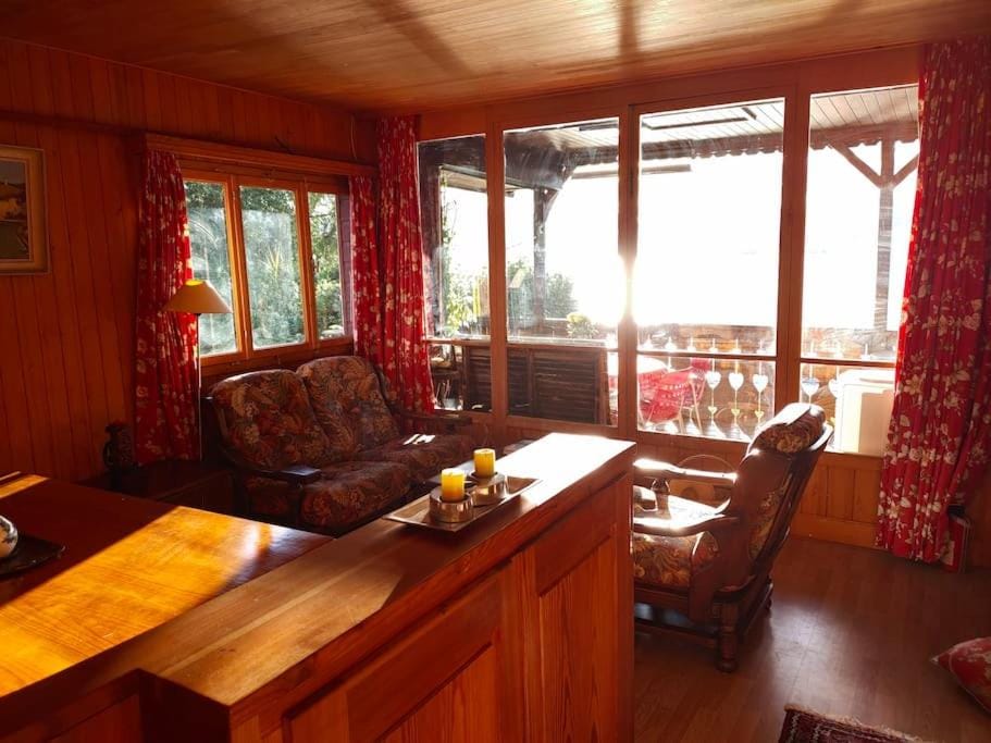 Chalet cosy au bord du lac Chalet in Neuchâtel, Switzerland