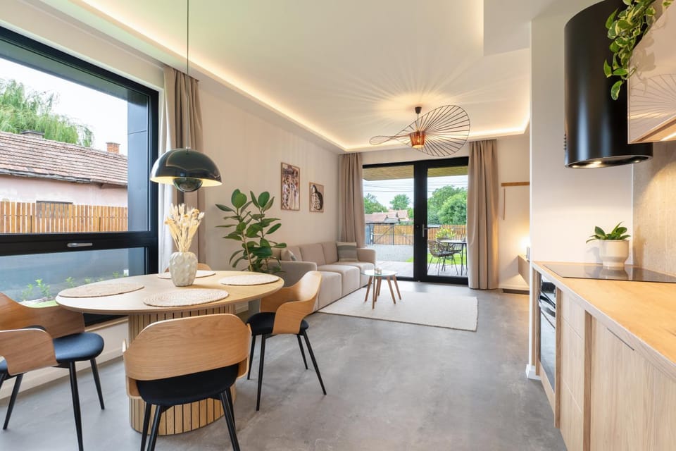 Living room, Dining area