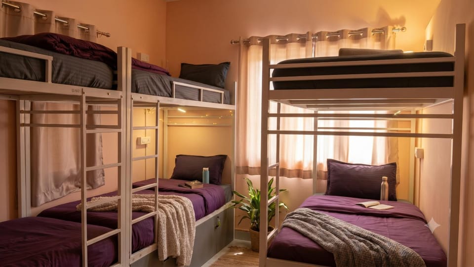 Bed, Bedroom, bunk bed, locker